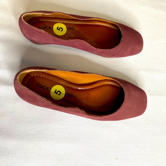 Lucky Brand womens Dellie Ballet Flat, Nocturne, S/5 light plum great condition - Picture 1 of 4